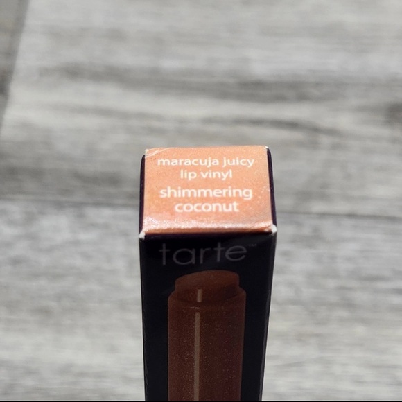 Tarte Maracuja Juicy Lip Vinyl (SHIMMERING COCONUT) Full Size NIB 2.7 g/.095 oz - Picture 2 of 6
